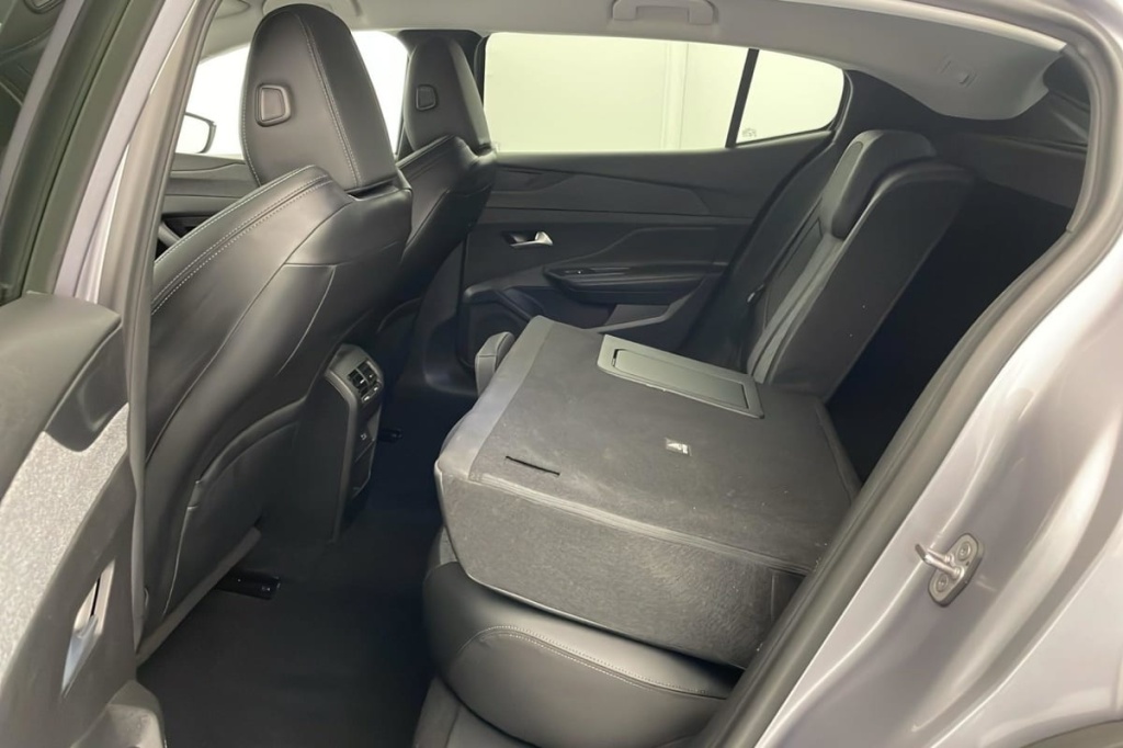 PEUGEOT 408 Hybrid 136 e-DCS6 Allure - ref: 1-369966 - Photo 10