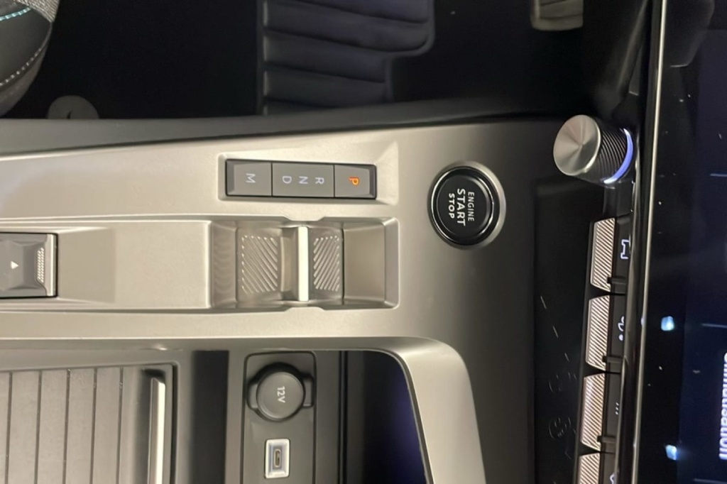 PEUGEOT 408 Hybrid 136 e-DCS6 Allure - ref: 1-369966 - Photo 16