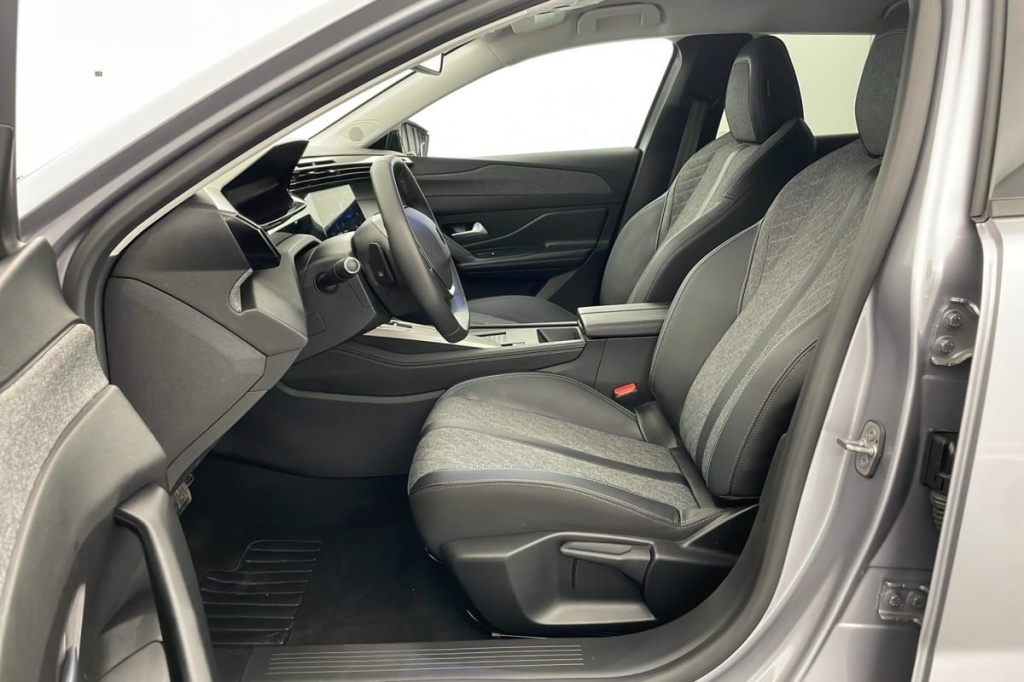 PEUGEOT 408 Hybrid 136 e-DCS6 Allure - ref: 1-369966 - Photo 9