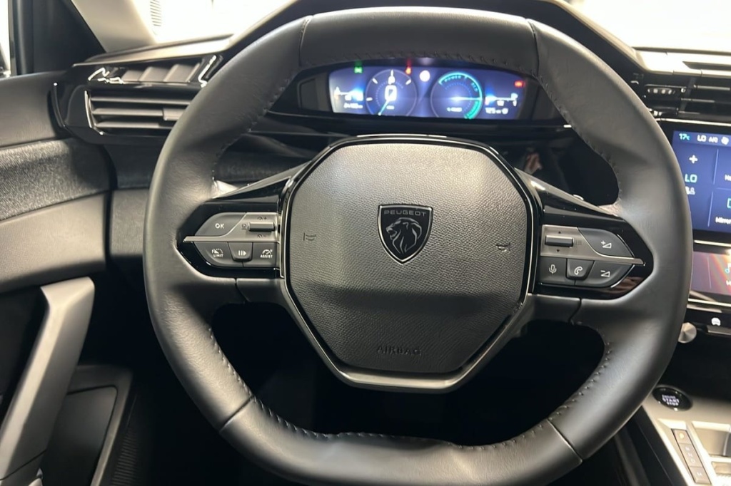 PEUGEOT 408 Hybrid 136 e-DCS6 Allure - ref: 1-369969 - Photo 14