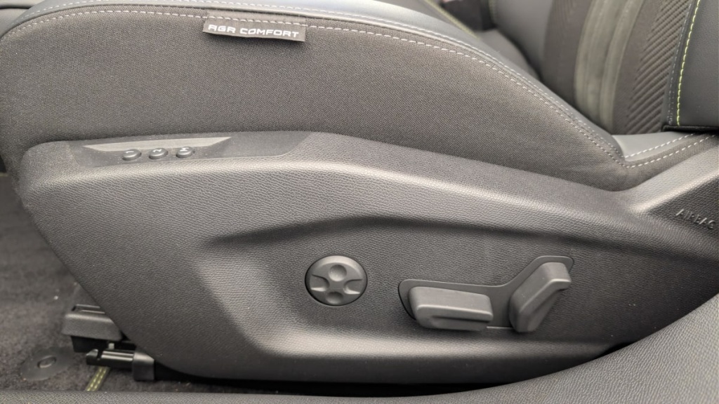 PEUGEOT 408 PHEV 225 e-EAT8 GT - ref: 1-369970 - Photo 20