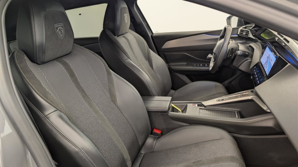 PEUGEOT 408 PHEV 225 e-EAT8 GT - ref: 1-369974 - Photo 9