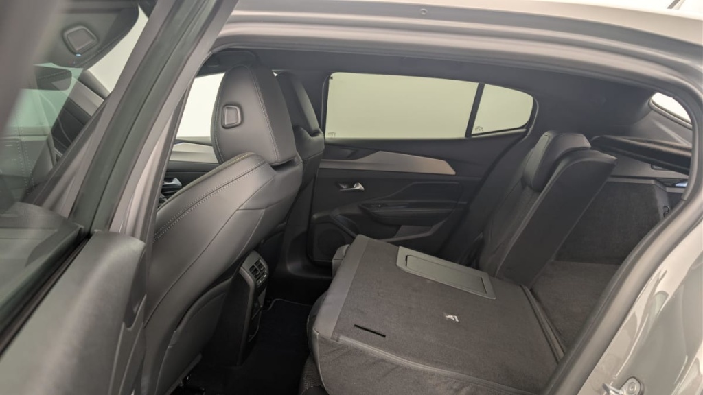 PEUGEOT 408 PHEV 225 e-EAT8 GT - ref: 1-369977 - Photo 12