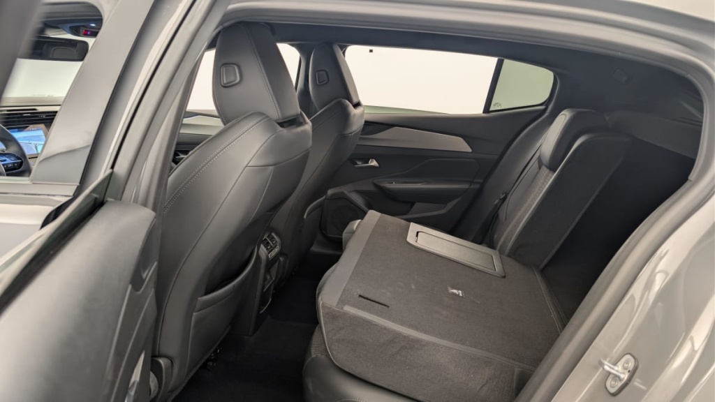 PEUGEOT 408 PHEV 225 e-EAT8 GT - ref: 1-369978 - Photo 12