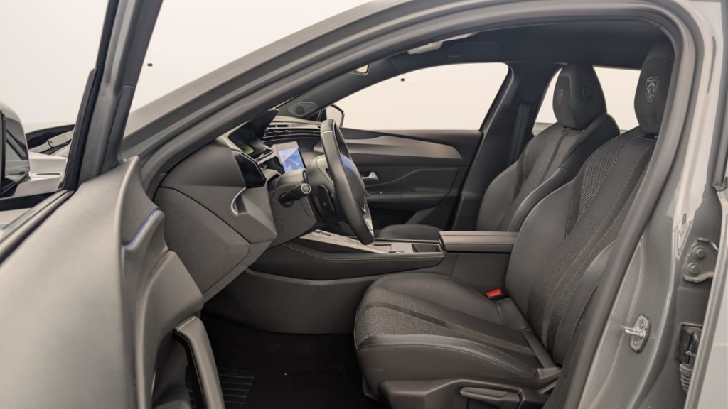 PEUGEOT 408 PHEV 225 e-EAT8 GT - ref: 1-369978 - Photo 16