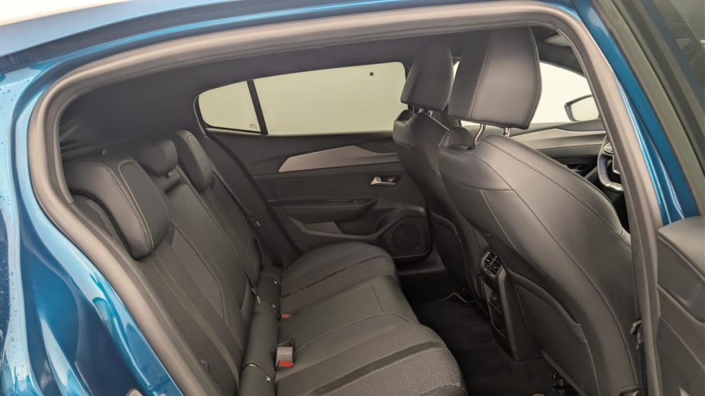 PEUGEOT 408 PHEV 225 e-EAT8 GT - ref: 1-369982 - Photo 10