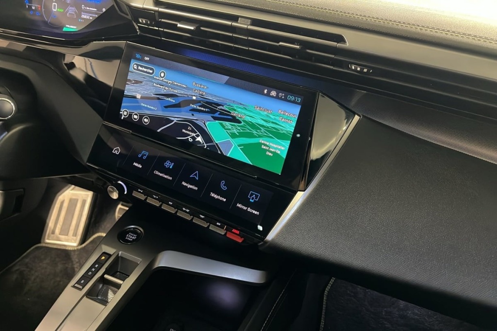 PEUGEOT 408 PHEV 225 e-EAT8 GT - ref: 1-369984 - Photo 16