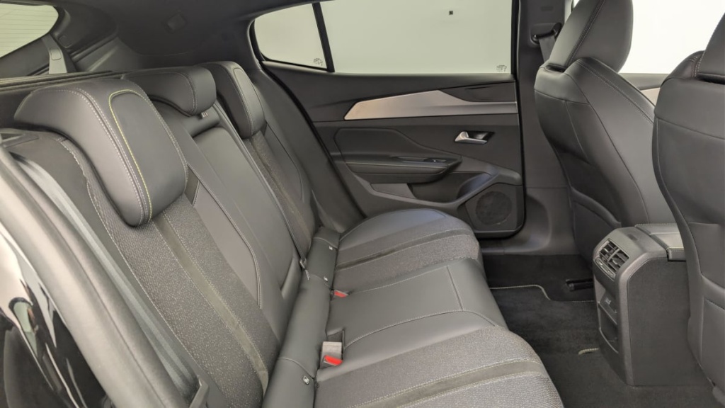 PEUGEOT 408 Hybrid 145 e-DCS6 GT - ref: 1-370028 - Photo 10