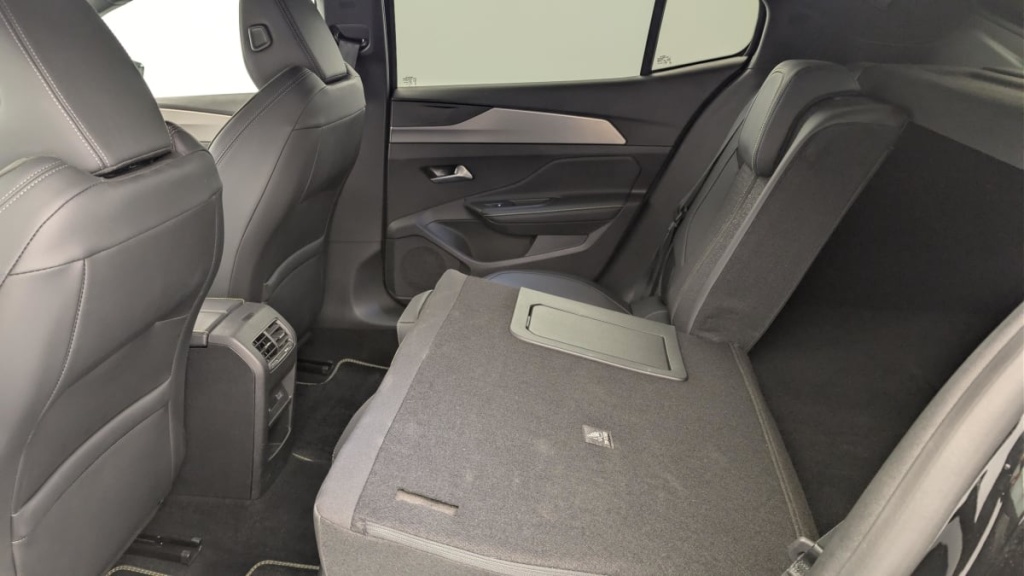 PEUGEOT 408 Hybrid 145 e-DCS6 GT - ref: 1-370028 - Photo 12