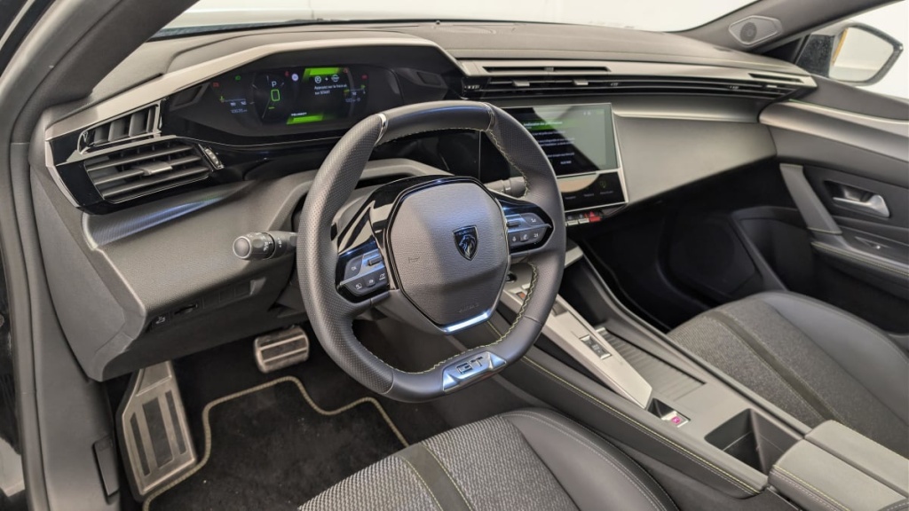 PEUGEOT 408 Hybrid 145 e-DCS6 GT - ref: 1-370028 - Photo 15