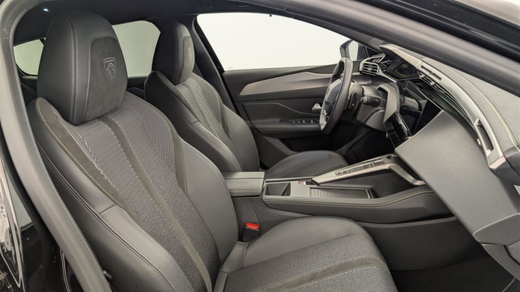 PEUGEOT 408 Hybrid 145 e-DCS6 GT - ref: 1-370028 - Photo 9