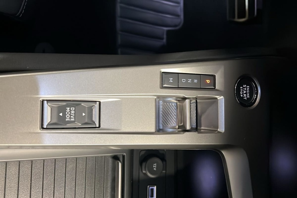 PEUGEOT 408 Hybrid 145 e-DCS6 GT - ref: 1-370035 - Photo 16