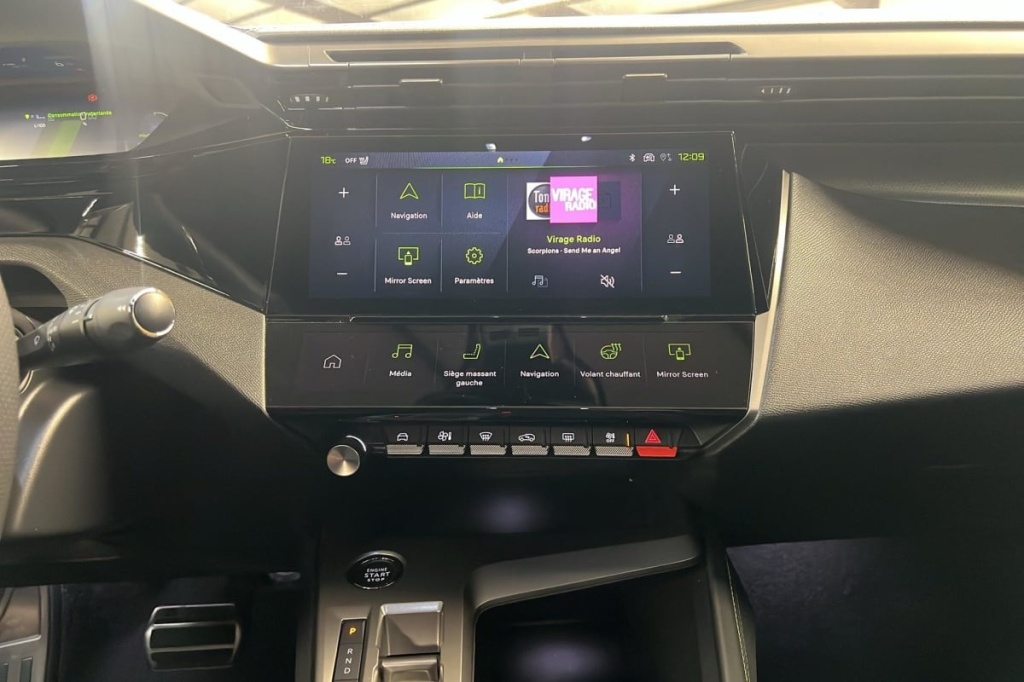 PEUGEOT 408 Hybrid 145 e-DCS6 GT - ref: 1-370035 - Photo 17