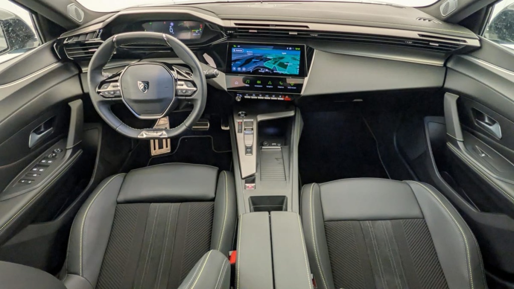 PEUGEOT 408 Hybrid 145 e-DCS6 GT - ref: 1-370039 - Photo 12