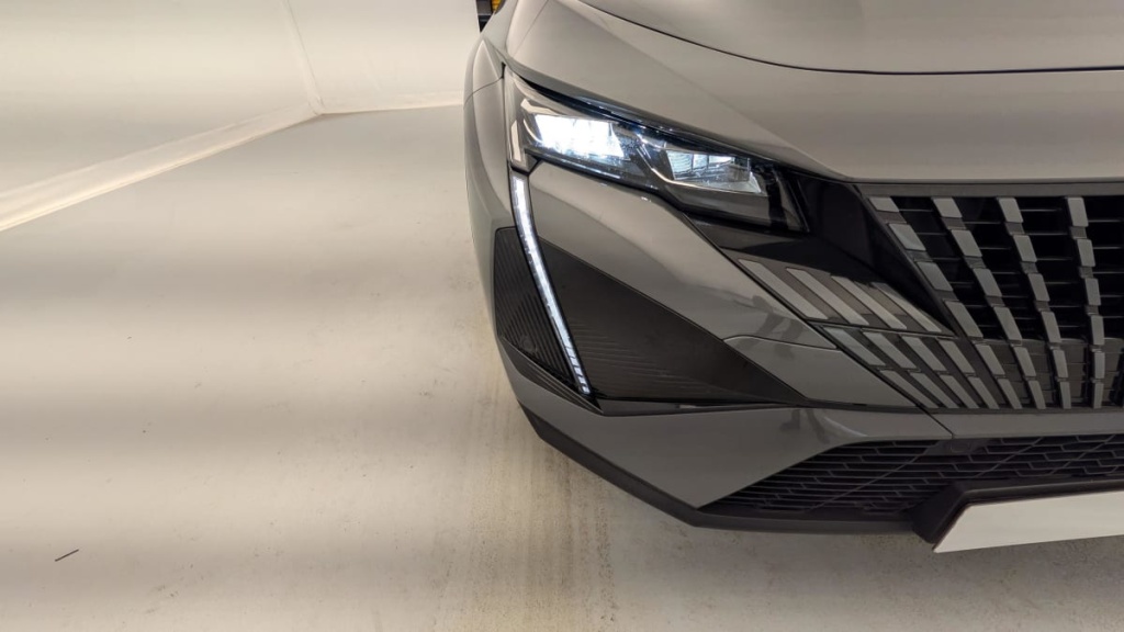 PEUGEOT 408 Hybrid 145 e-DCS6 GT - ref: 1-370039 - Photo 17