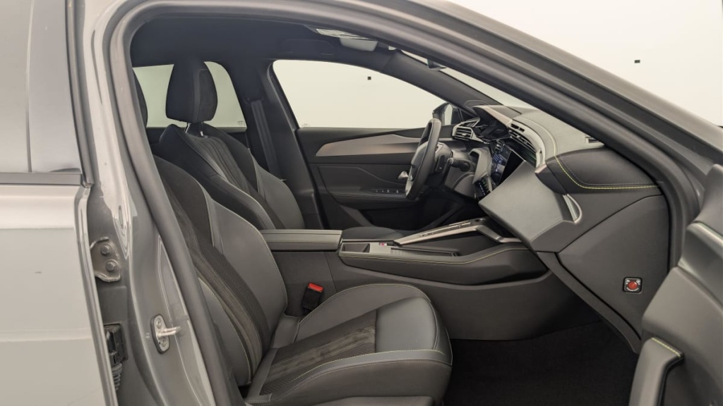 PEUGEOT 408 Hybrid 145 e-DCS6 GT - ref: 1-370040 - Photo 9