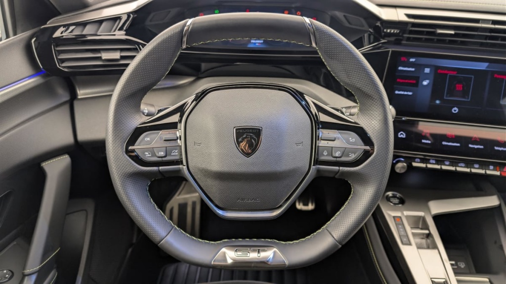 PEUGEOT 408 Hybrid 145 e-DCS6 GT - ref: 1-370043 - Photo 14