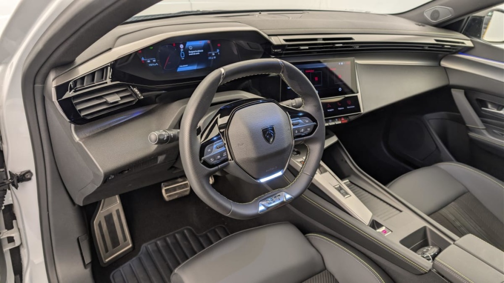 PEUGEOT 408 Hybrid 145 e-DCS6 GT - ref: 1-370043 - Photo 15