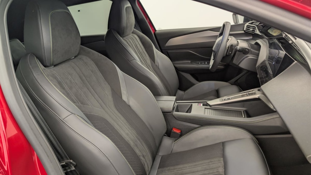 PEUGEOT 408 Hybrid 145 e-DCS6 GT - ref: 1-370056 - Photo 9