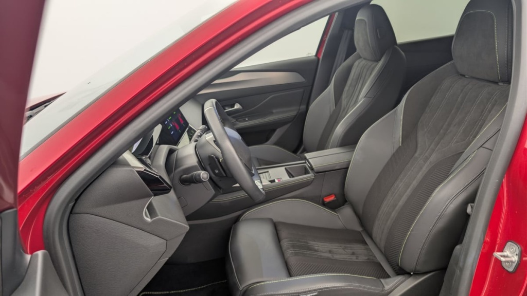 PEUGEOT 408 Hybrid 145 e-DCS6 GT - ref: 1-370057 - Photo 16