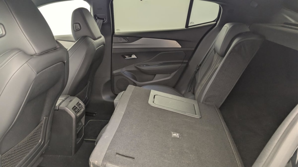 PEUGEOT 408 Hybrid 145 e-DCS6 GT - ref: 1-370061 - Photo 12