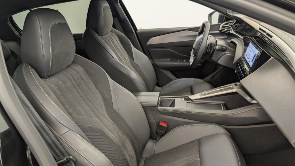 PEUGEOT 408 Hybrid 145 e-DCS6 GT - ref: 1-370061 - Photo 9