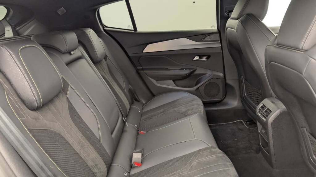 PEUGEOT 408 Hybrid 145 e-DCS6 GT - ref: 1-370062 - Photo 10