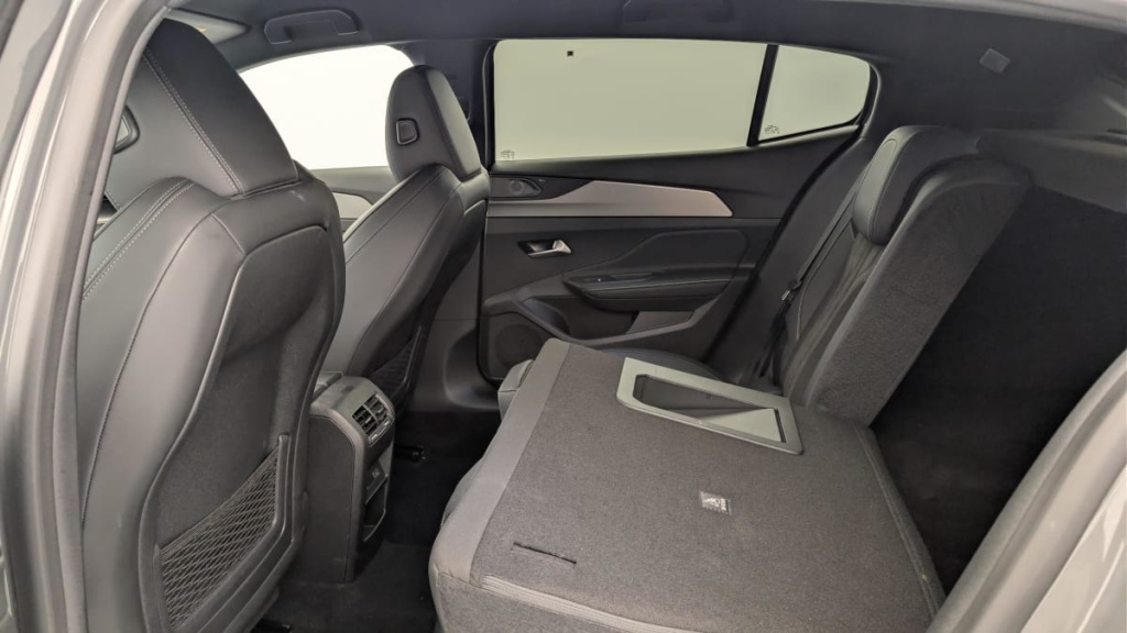 PEUGEOT 408 Hybrid 145 e-DCS6 GT - ref: 1-370062 - Photo 12