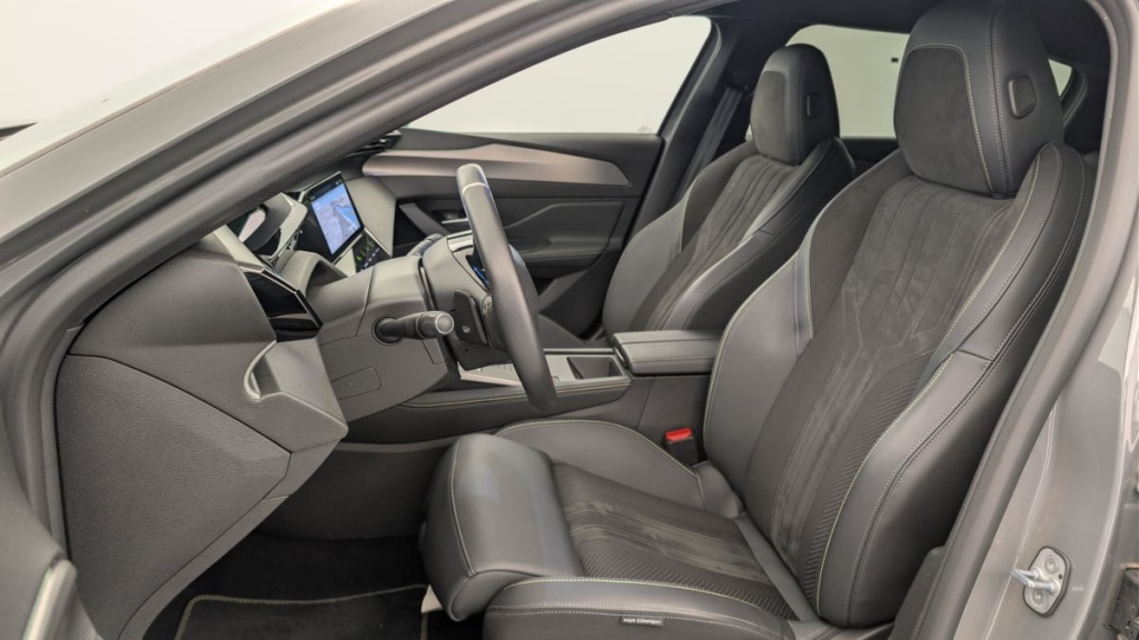 PEUGEOT 408 Hybrid 145 e-DCS6 GT - ref: 1-370062 - Photo 16