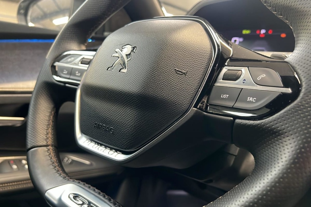 PEUGEOT 3008 Hybrid 136 e-DCS6 GT - ref: 1-370121 - Photo 15