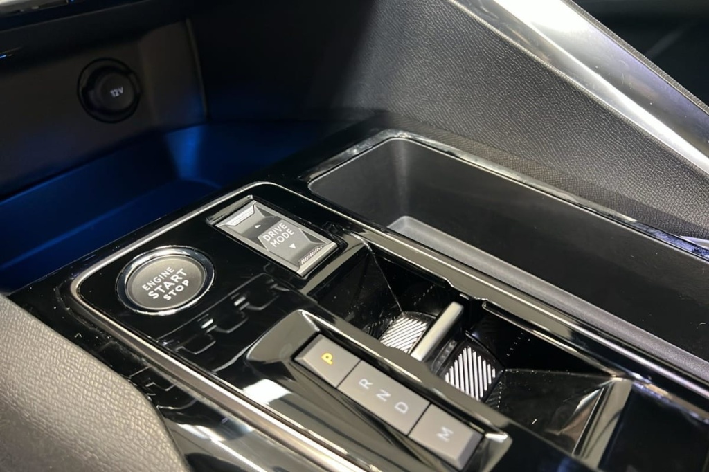 PEUGEOT 3008 Hybrid 136 e-DCS6 GT - ref: 1-370121 - Photo 16