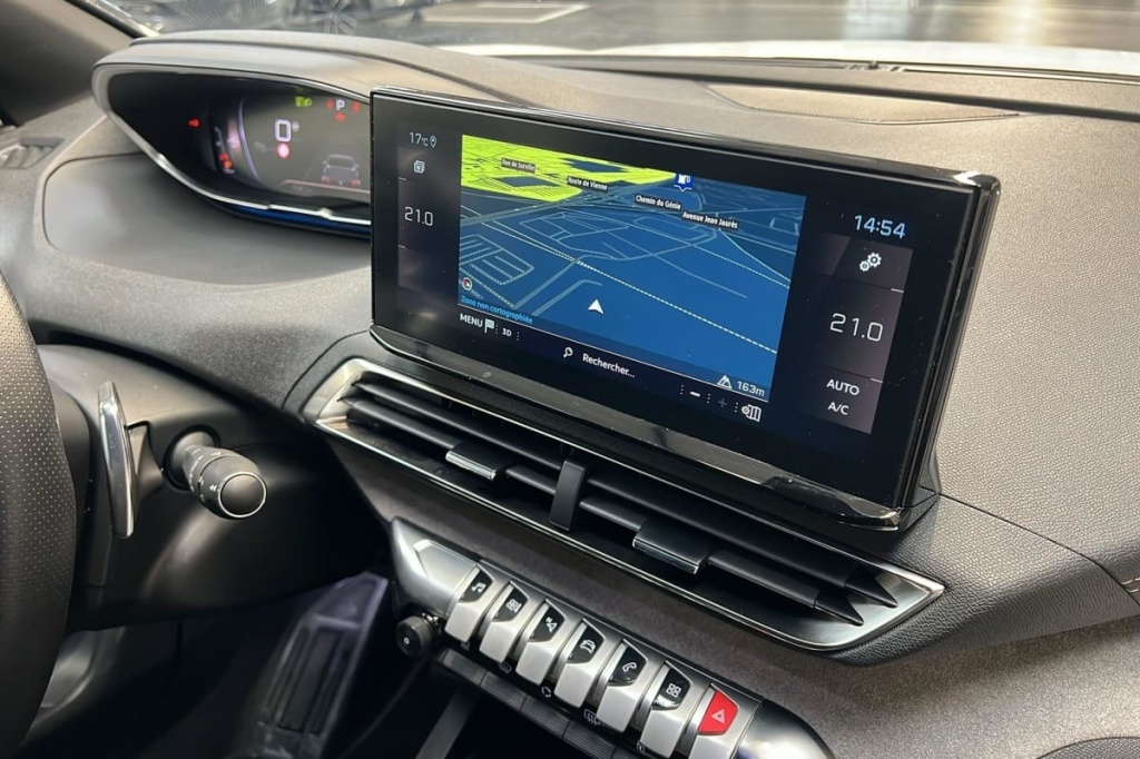 PEUGEOT 3008 Hybrid 136 e-DCS6 GT - ref: 1-370121 - Photo 17