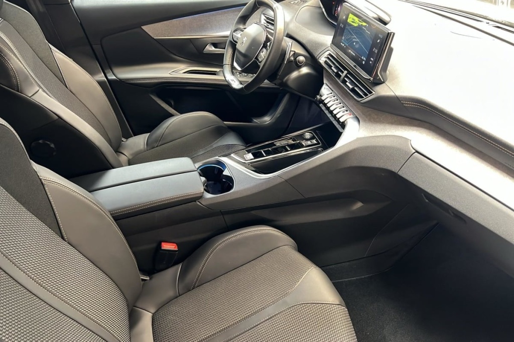 PEUGEOT 3008 Hybrid 136 e-DCS6 GT - ref: 1-370121 - Photo 9