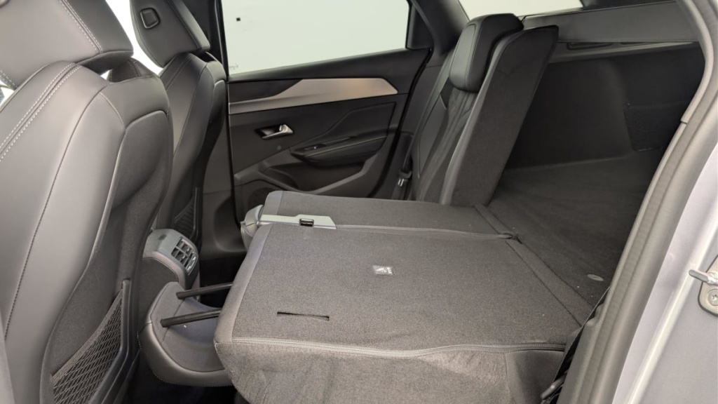 PEUGEOT 308 SW PHEV 225 e-EAT8 GT - ref: 1-370126 - Photo 12