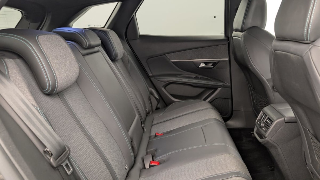 PEUGEOT 3008 Hybrid 225 e-EAT8 Allure Pack - ref: 1-370215 - Photo 10