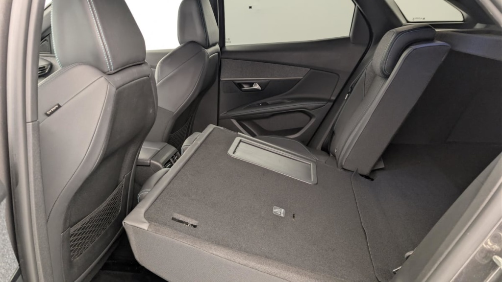 PEUGEOT 3008 Hybrid 225 e-EAT8 Allure Pack - ref: 1-370215 - Photo 12