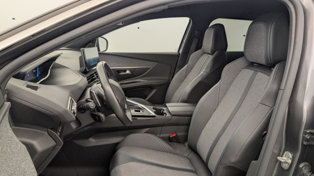 PEUGEOT 3008 Hybrid 225 e-EAT8 Allure Pack - ref: 1-370215 - Photo 16