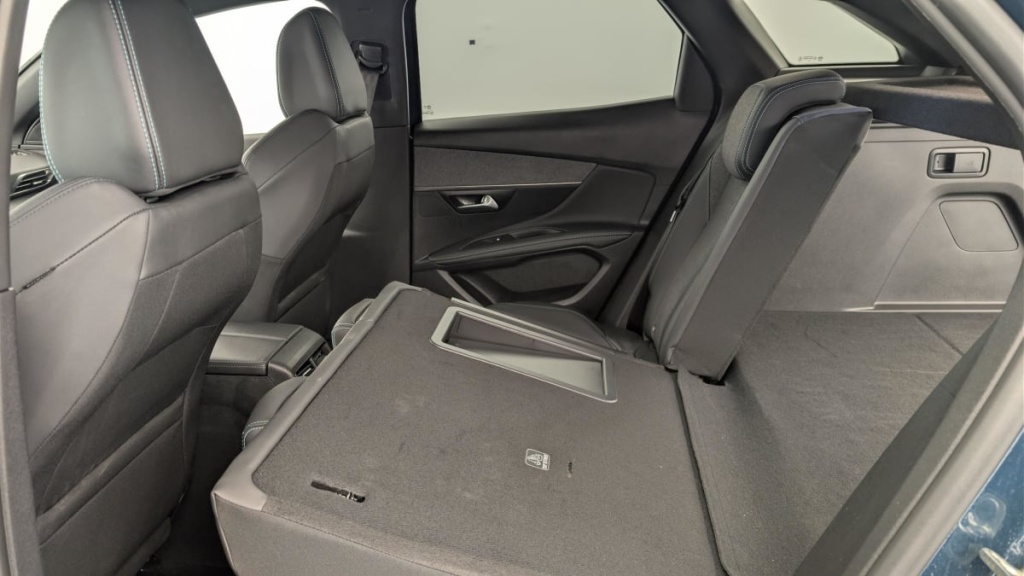 PEUGEOT 3008 Hybrid 225 e-EAT8 Allure Pack - ref: 1-370244 - Photo 12