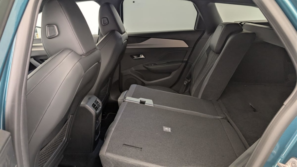 PEUGEOT 308 SW Hybrid 136 e-DCS6 GT - ref: 1-370245 - Photo 12