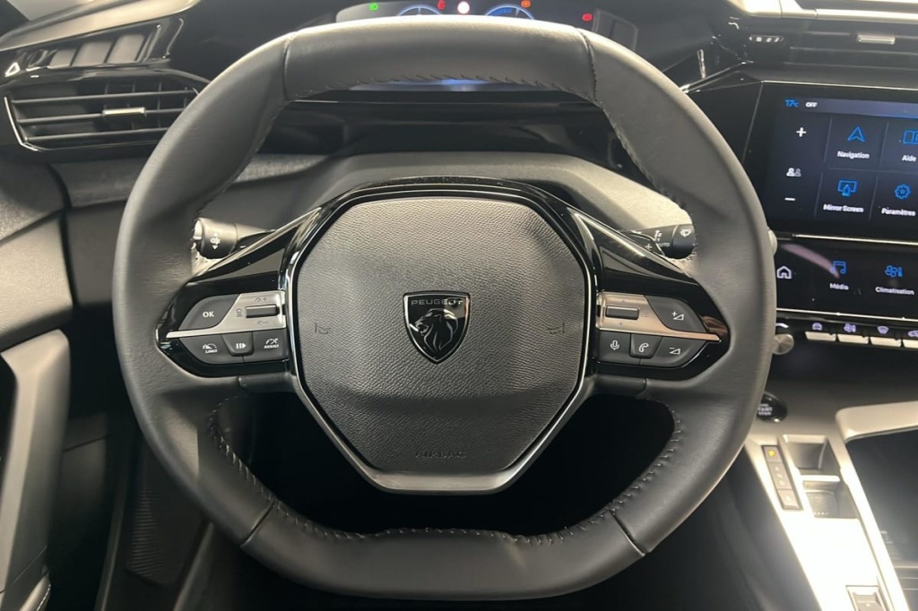 PEUGEOT 408 PHEV 180 e-EAT8 Allure - ref: 1-370255 - Photo 14