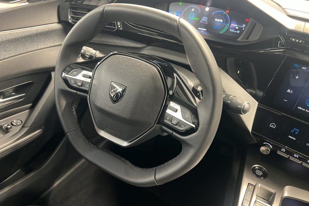 PEUGEOT 408 PHEV 180 e-EAT8 Allure - ref: 1-370255 - Photo 15