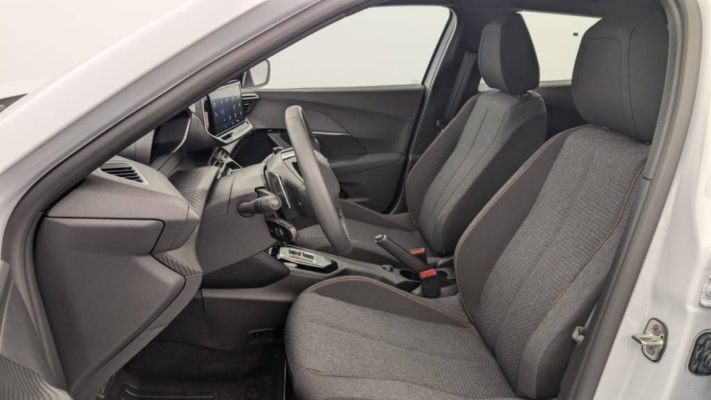 PEUGEOT 2008 Hybrid 145 e-DCS6 Style - ref: 1-370455 - Photo 16