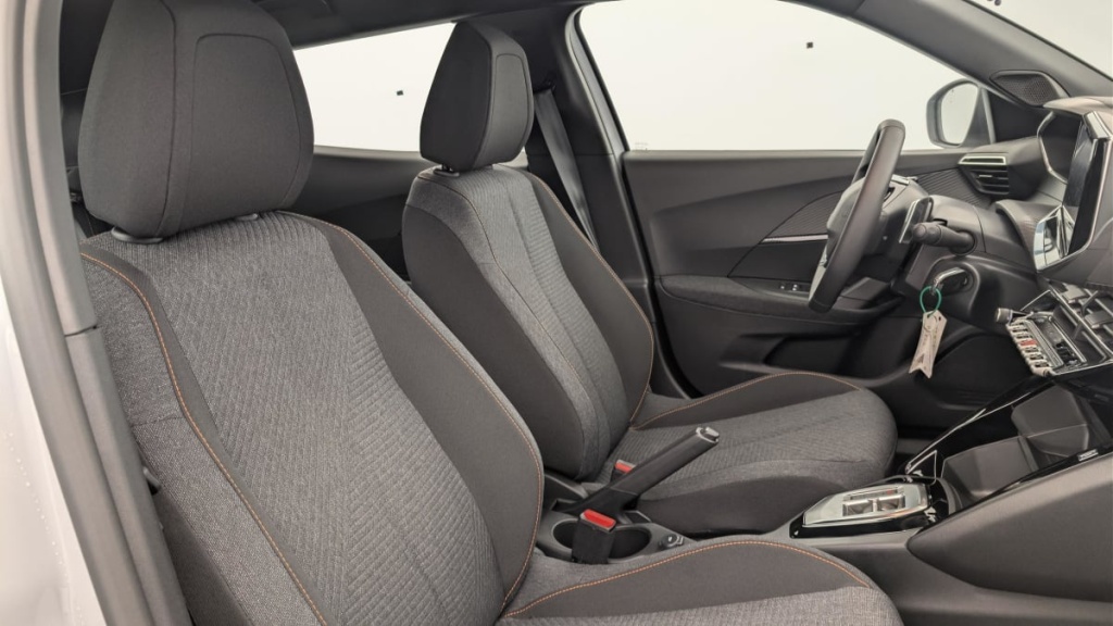 PEUGEOT 2008 Hybrid 145 e-DCS6 Style - ref: 1-370457 - Photo 9