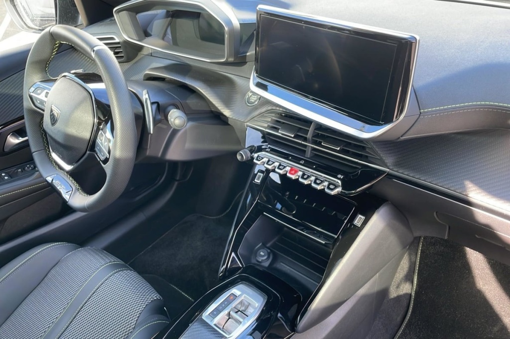 PEUGEOT 208 Hybrid 136 e-DCS6 GT - ref: 1-370673 - Photo 13