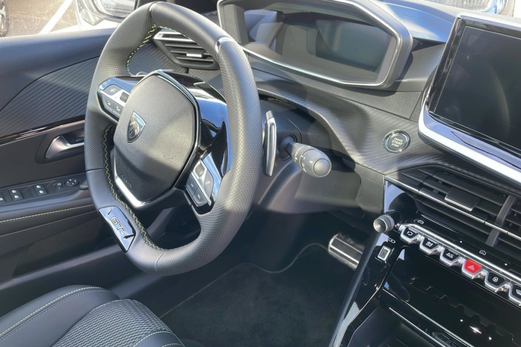 PEUGEOT 208 Hybrid 136 e-DCS6 GT - ref: 1-370673 - Photo 14