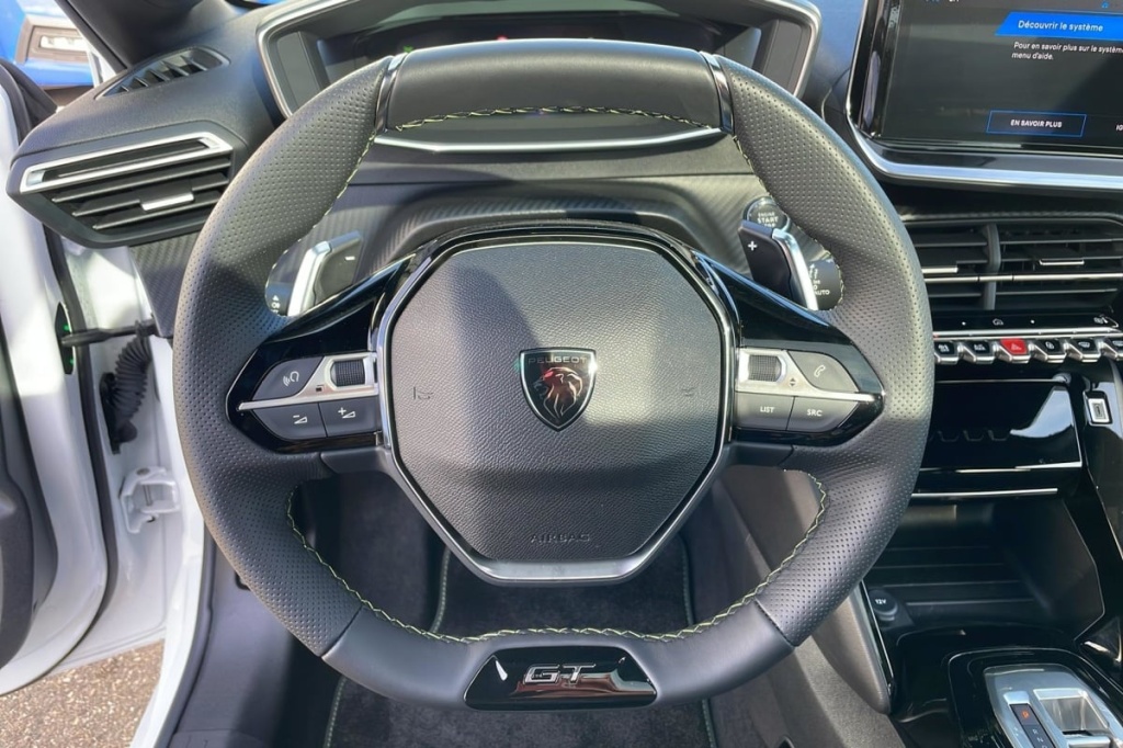 PEUGEOT 208 Hybrid 136 e-DCS6 GT - ref: 1-370673 - Photo 17