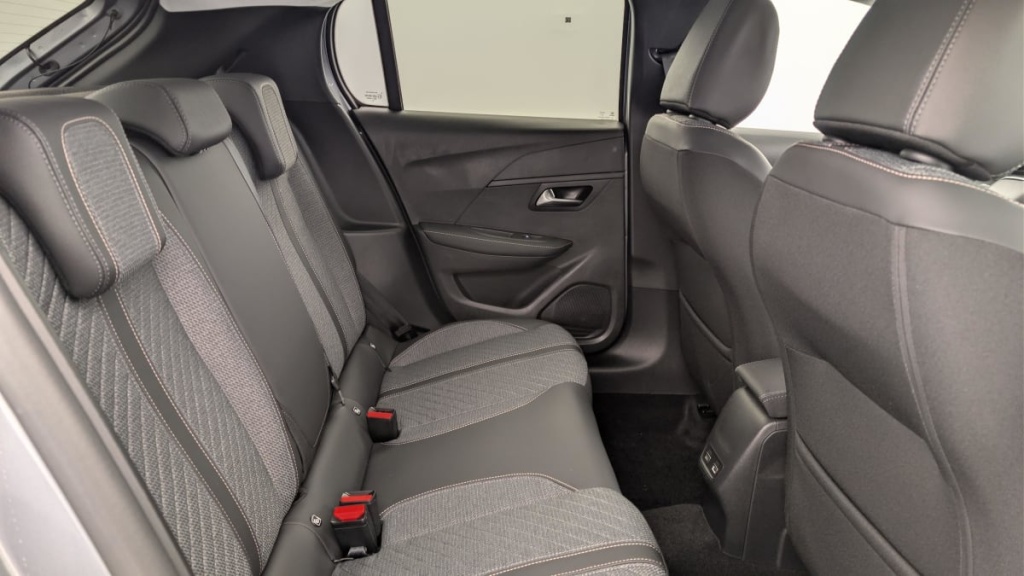 PEUGEOT 208 Hybrid 145 e-DCS6 Allure - ref: 1-370679 - Photo 10