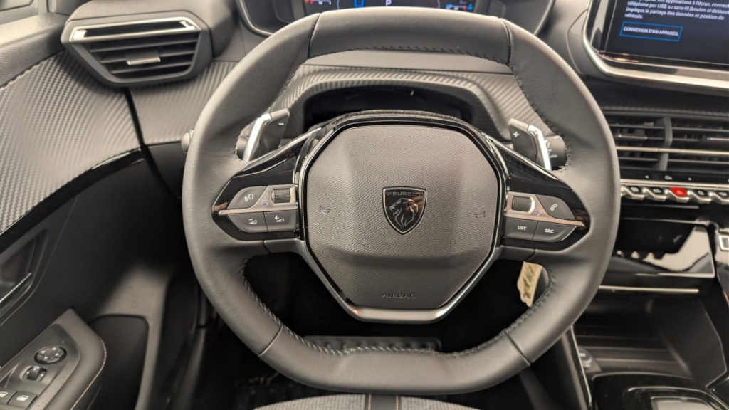 PEUGEOT 208 Hybrid 145 e-DCS6 Allure - ref: 1-370679 - Photo 14