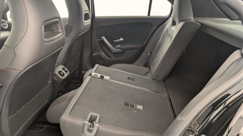 MERCEDES Classe A 180 7G-DCT AMG LINE - ref: 1-370703 - Photo 12