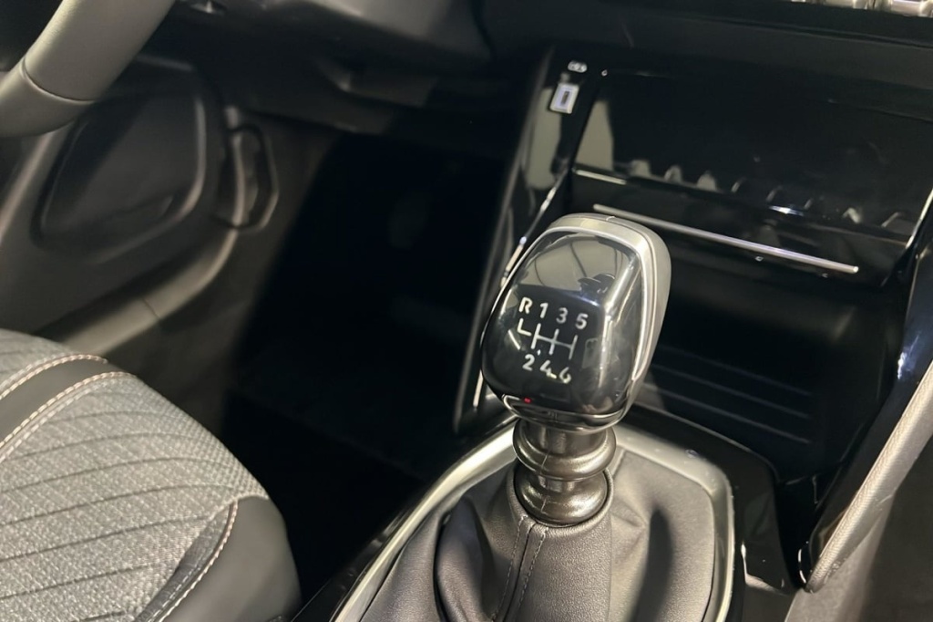 PEUGEOT 2008 100 S S BVM6 Allure - ref: 1-371249 - Photo 16